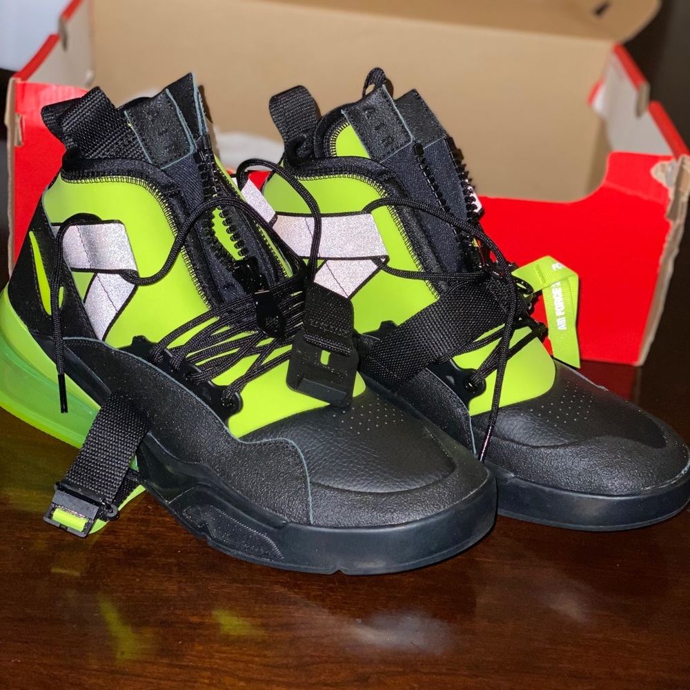 Brand New Nike Air Force 270 Utility